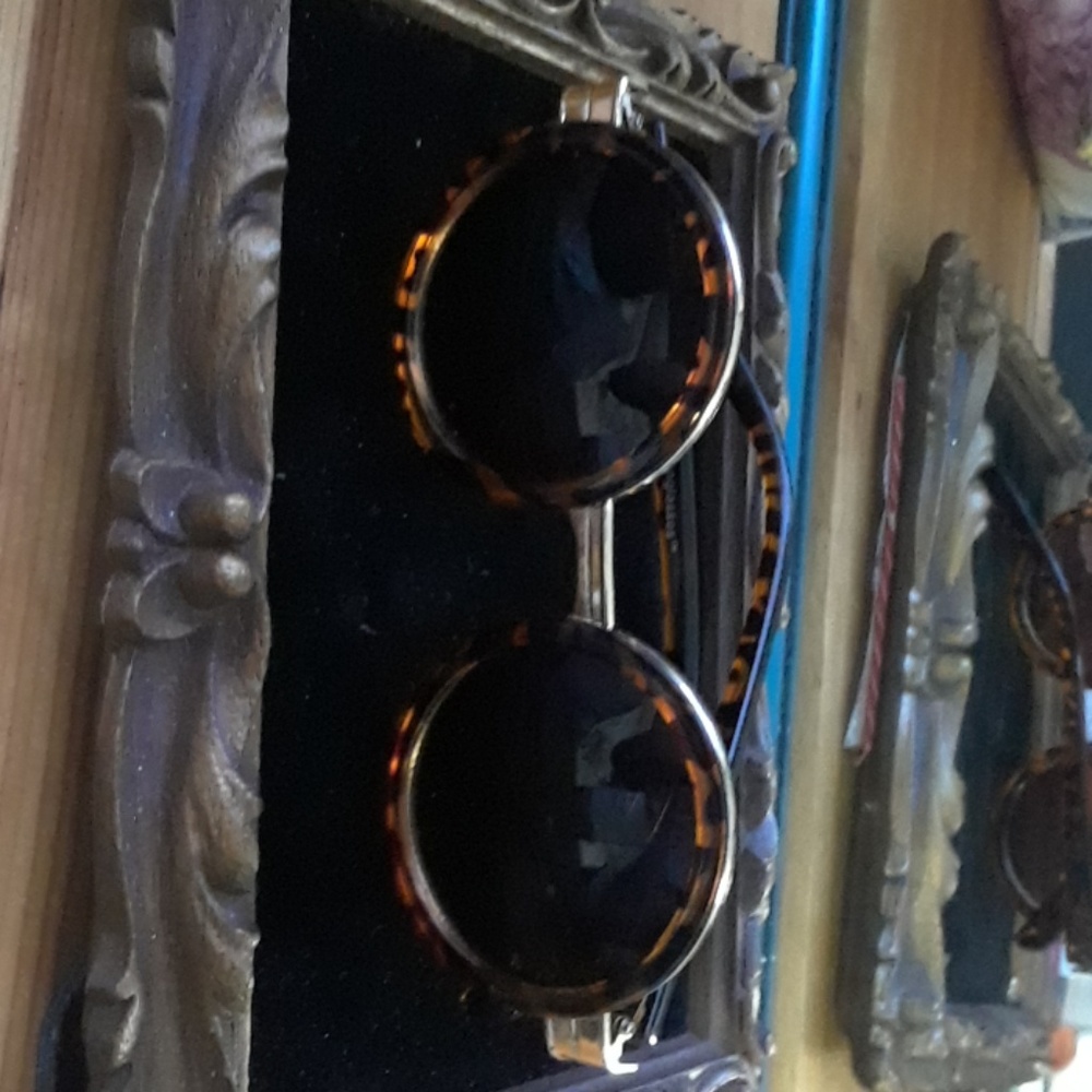 funky tortoise shell frame glasses